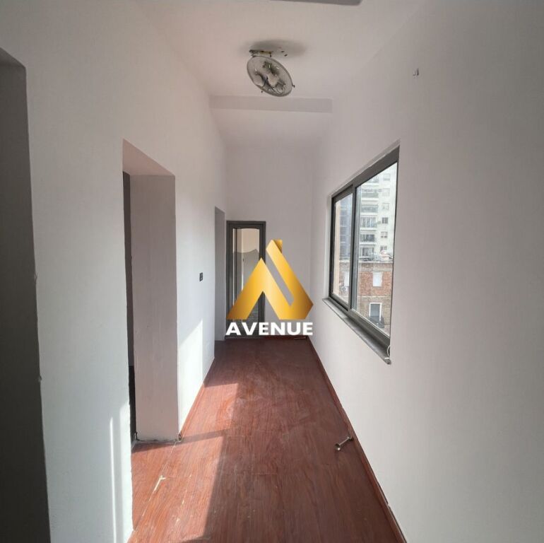 Shitet Apartament 1+1 – Bllok, Tiranë
