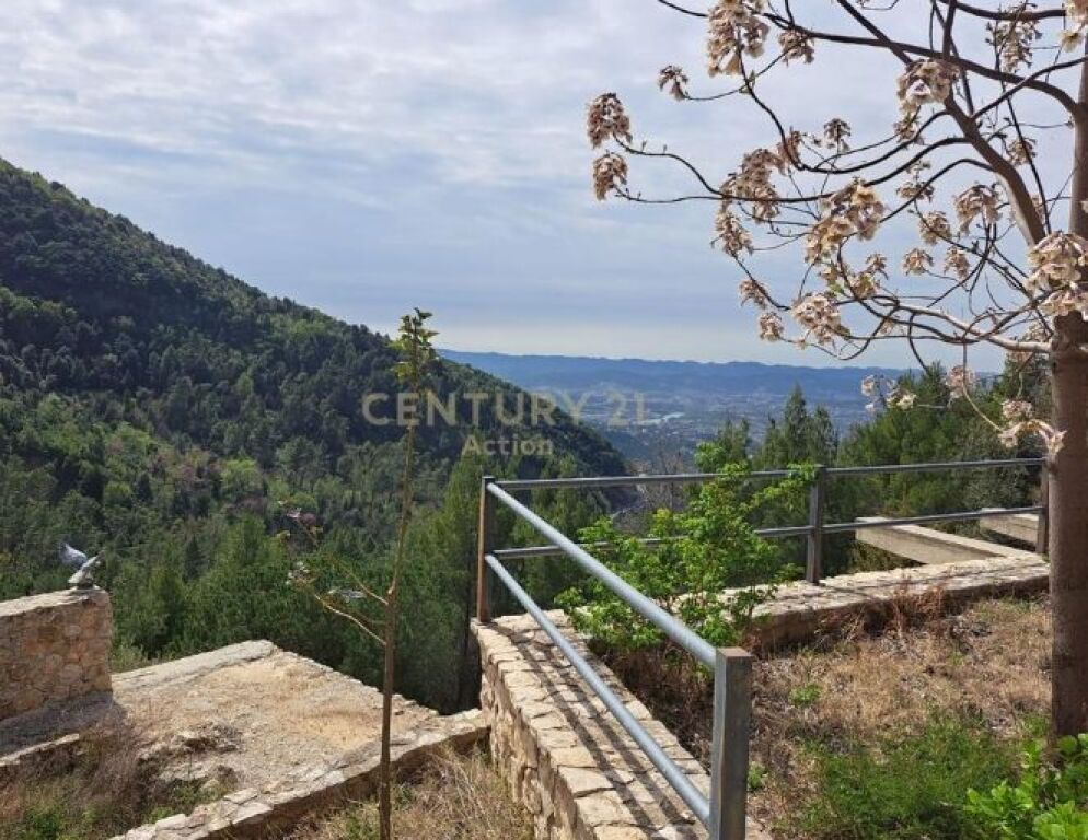 VENDIAMO VILLA+7000 M2 TERRENO