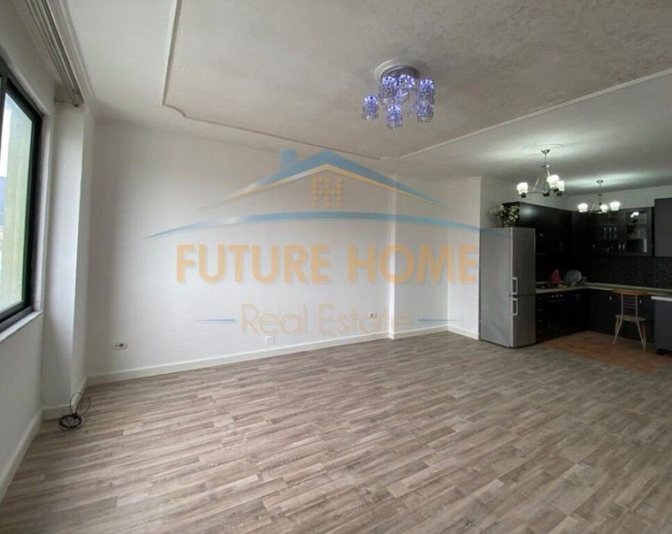 Qira, Ambient per zyra, Ish Ekspozita