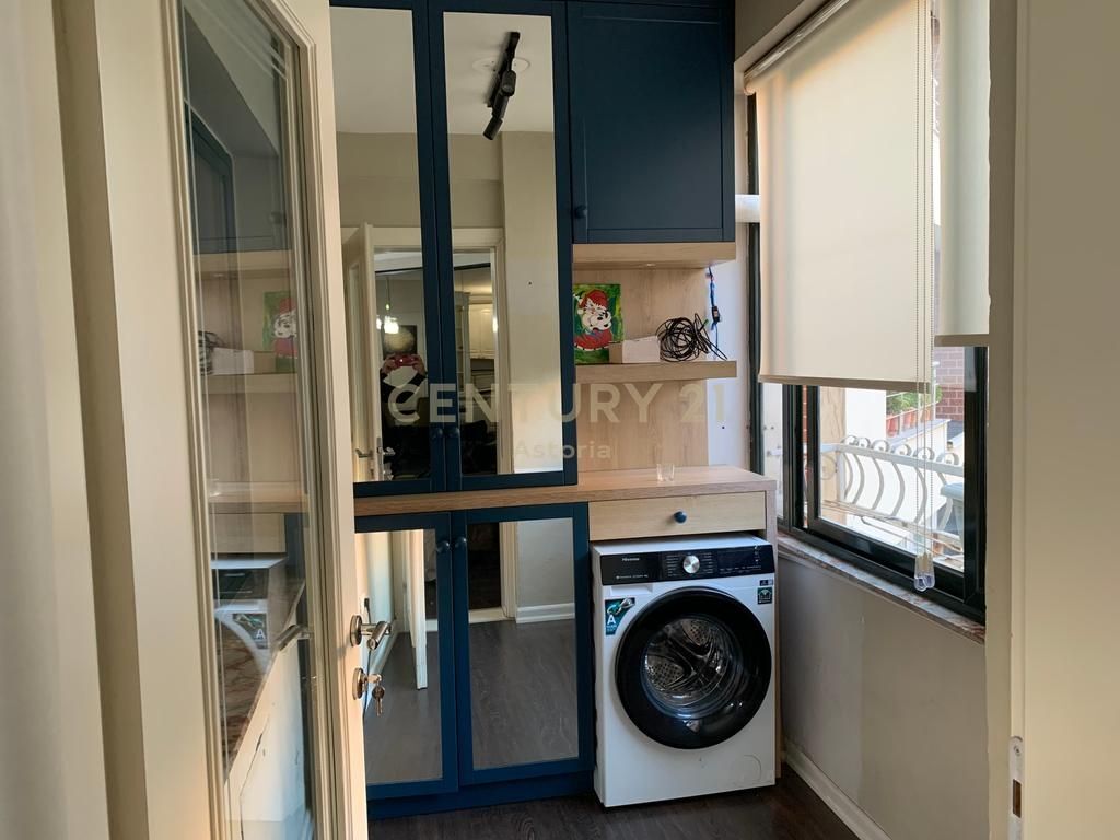 Spacious 2+1+2 apartment for rent in a quiet and family-friendly area.