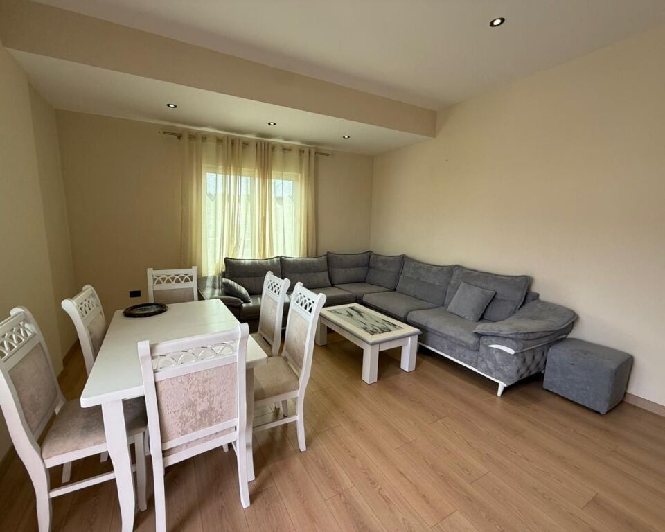 JAPIM ME QIRA APARTAMENT 2+1 + POST PARKIMI TE AMBASADA TURKE !