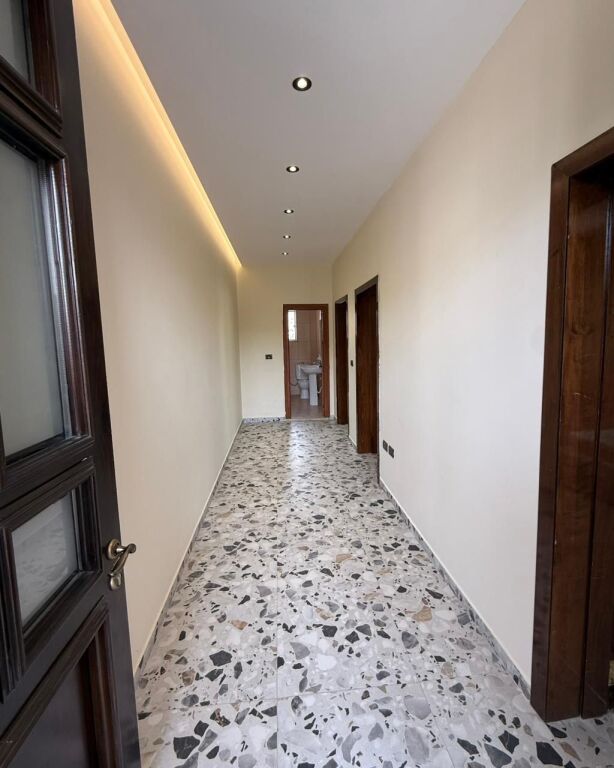 JAPIM ME QIRA APARTAMENT 2+1 + POST PARKIMI TE AMBASADA TURKE !