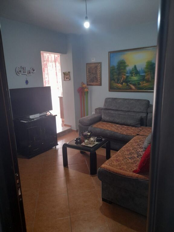 Apartament 2+1 per qera ne Astir !