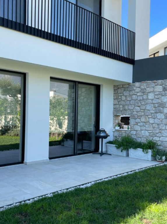 Vilë Individuale për Shitje – Liqeni i Farkës  ✅