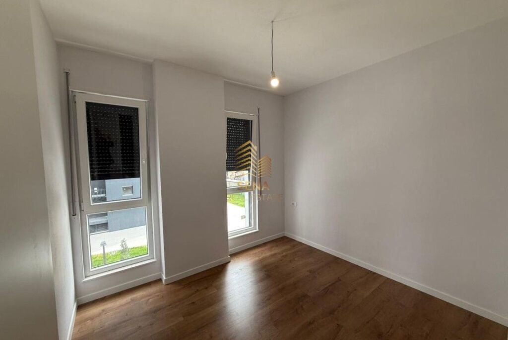 Qira, Ambient biznesi 2+1, Rruga 5 Maji – Kompleksi ”Tirana Uptown”, 60.000 Lek/muaj