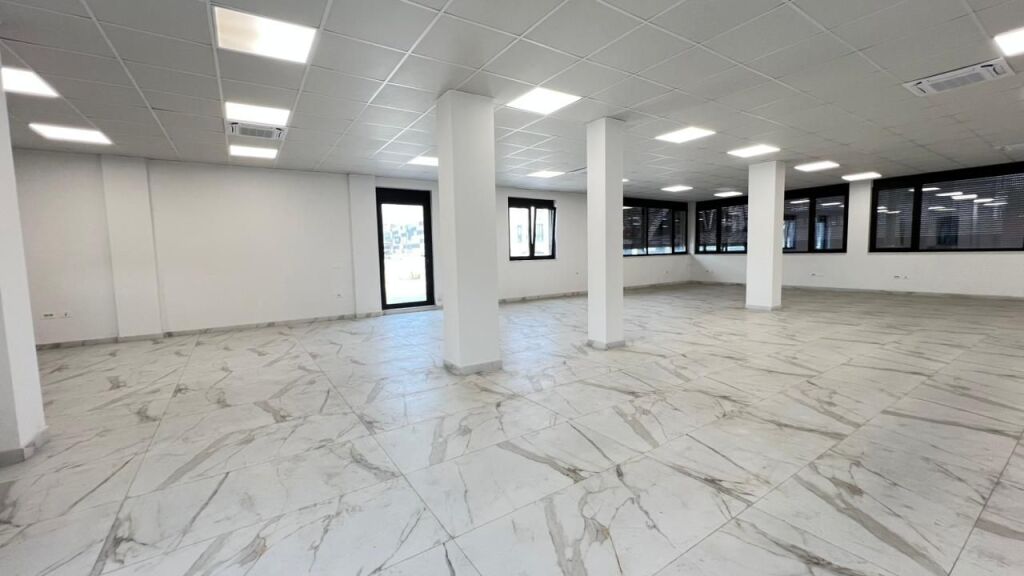 Ambjent zyrash me qira prane Teg