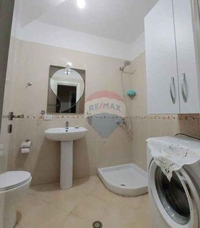 Apartament - Për Shitje - Rruga 5 Maji, Tiranë(ID: 530171096-49)