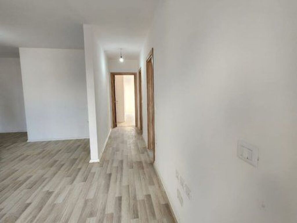 In vendita, Appartamento 2+1+2, Via "5 Maji", Tirana