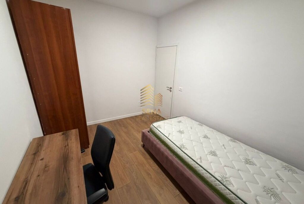 Qira, Hyrje Private 2+1+Post Parkimi, Shkoze, 40.000 Leke/Muaj