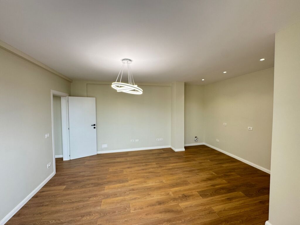 🏡 SHITET APARTAMENT 2+1 TEK  KOMPLEKSI KASA, PLAZH – DURRËS