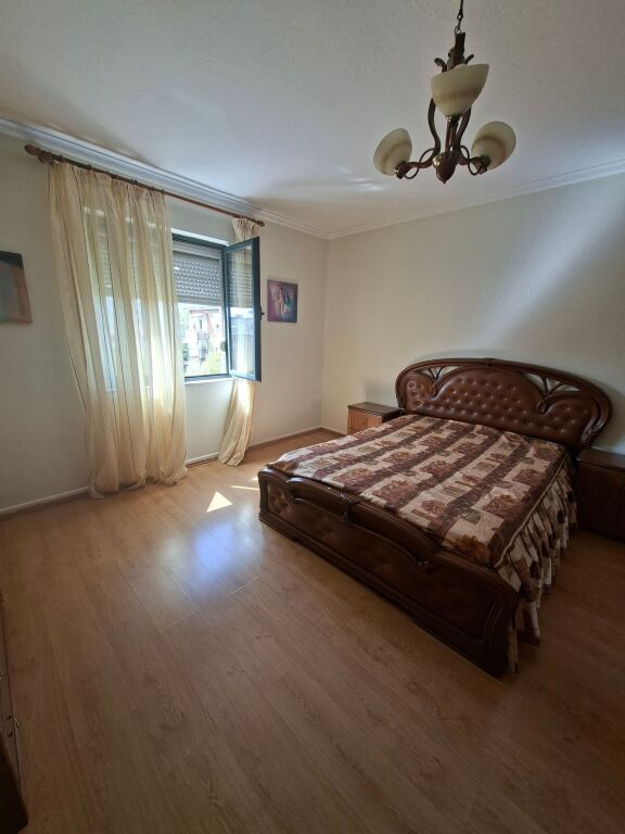 VENDESI APPARTAMENTO 3+1+PAPAFINGO VICINO AL 21 DICEMBRE