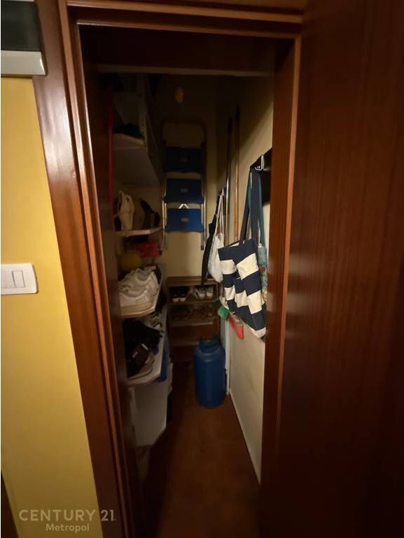 VENDESI APPARTAMENTO 2+1 VICINO AL EX MERCATO ELETTRICO