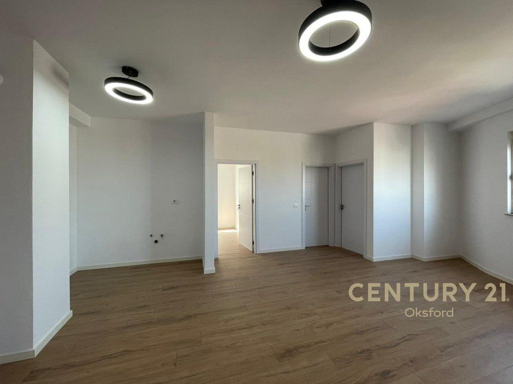 Appartamento 2+1 in vendita a Kodra e Diellit, vicino a Eleonor.