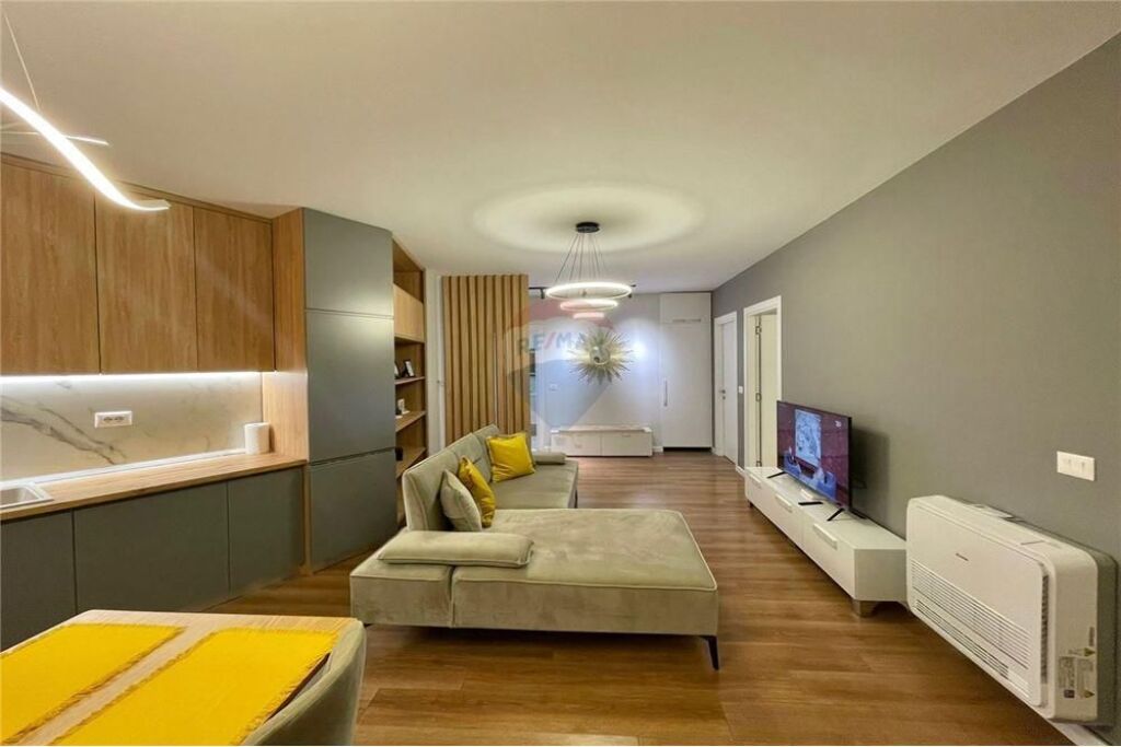 Apartament per qira 2+1+2 tek Rruga e Barrikadave