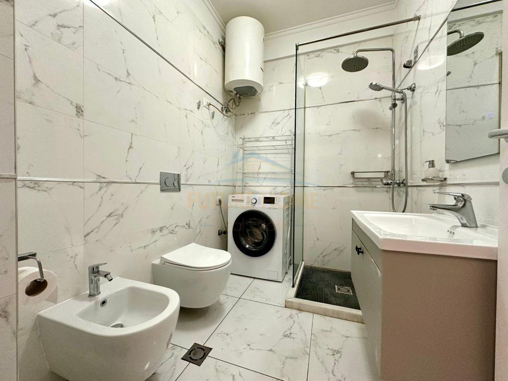 Qera, Apartament 3+1+2, Kopshti Botanik