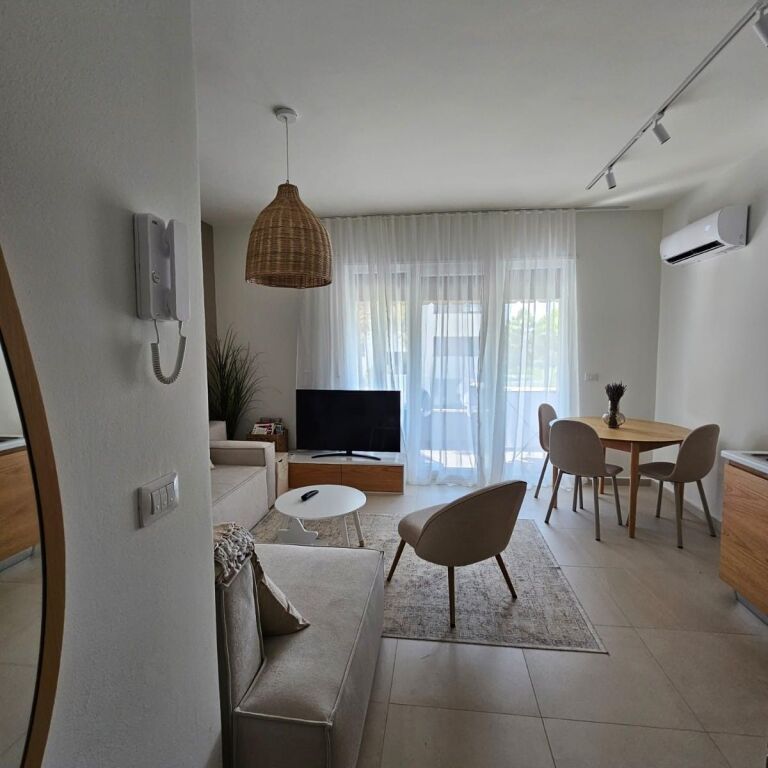 🏝️ Solo 100 m dal mare – Appartamento 1+1 in Vendita ✨  📍 Valamar Residence – Baia di Lalëz