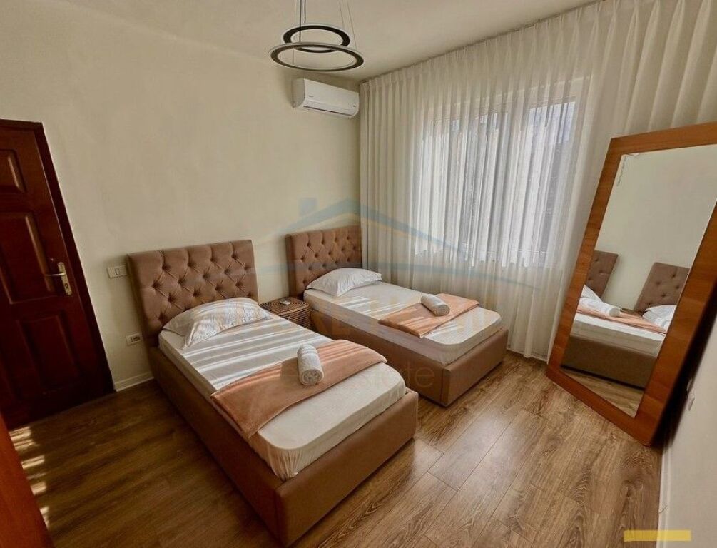 Shitet, Apartament 2+1, Rruga e Durrësit, Tiranë