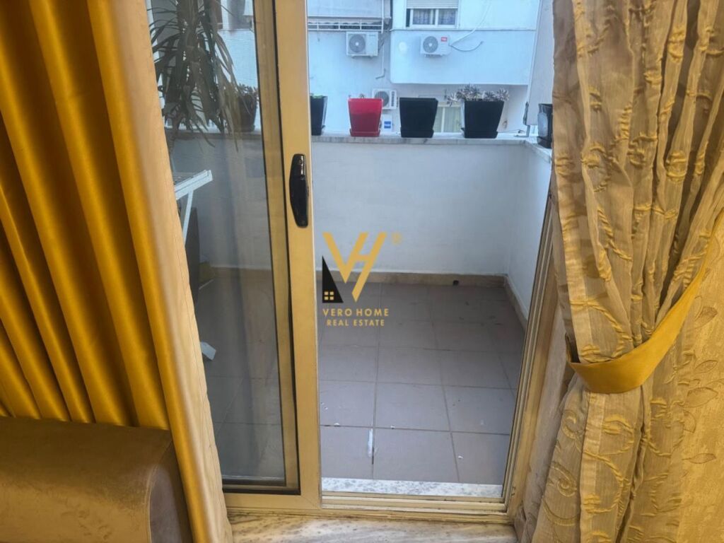 JEPET APARTAMENT 1+1+BLK TE RRUGA E BARRIKADAVE 650 EURO