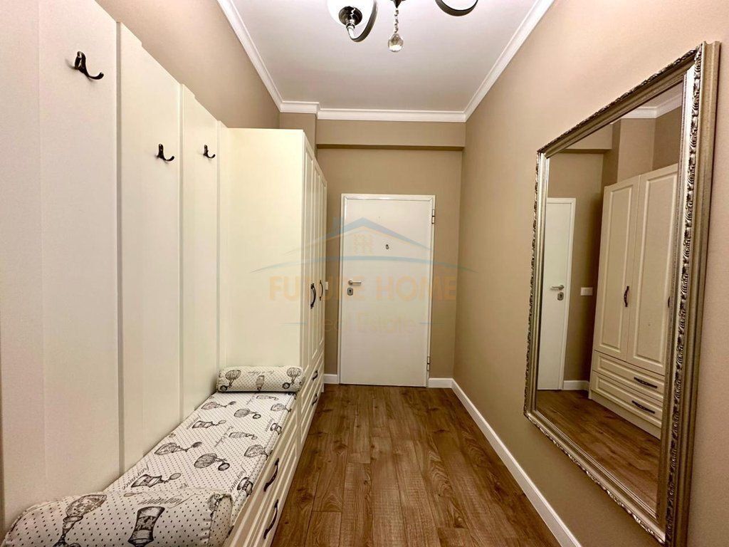 Qera, Apartament 3+1+2, Kopshti Botanik