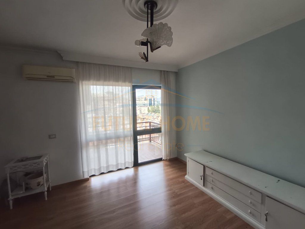 Rent, Office space, Bllok, Tirana