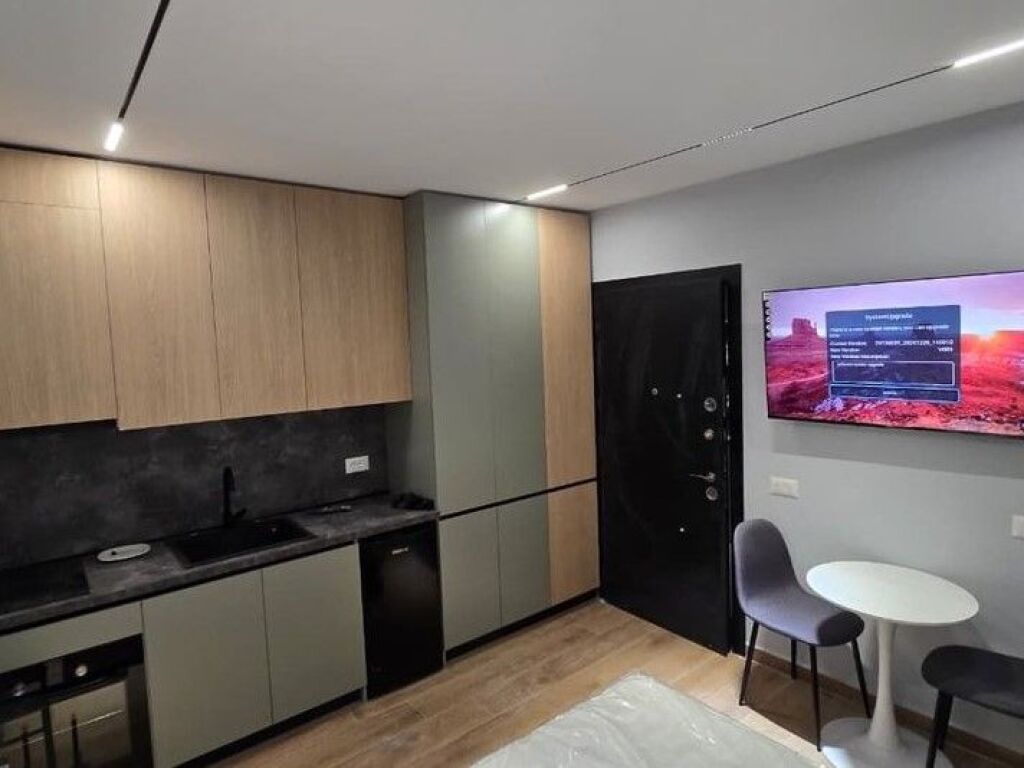 Shiten, 3-Garsoniere, Rruga Mine Peza, Tiranë.