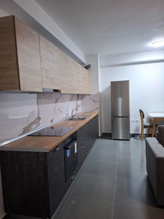 🏡Apartamente 3+1 Me qera 📍 5 maji 💸Cmimi 65000  leke
