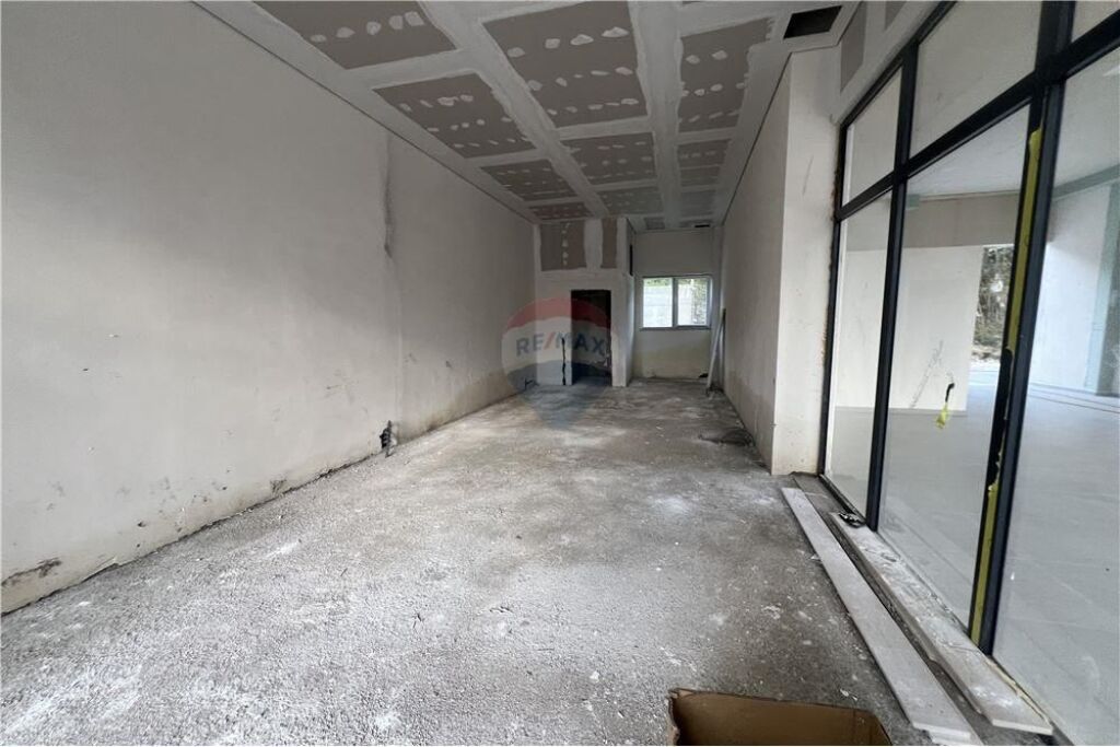 🏪 SUPER OCCASIONE SUL LUNGOMARE, VLORË!