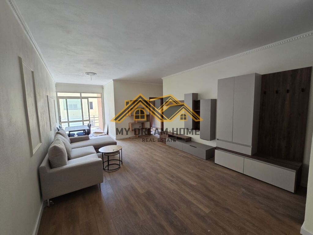 SHITET APARTAMENT 1+1 PLAZH DURRES