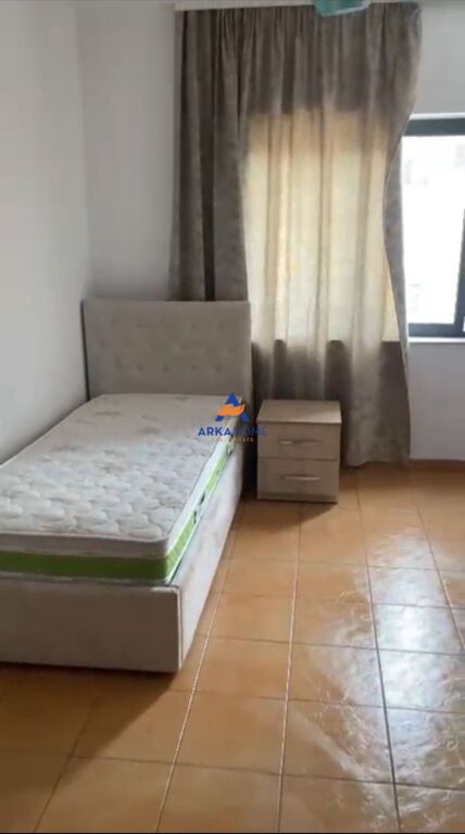 JEPET APARTAMENT 2+1 ME QERA "TEK 21 DHJETORI, RR. SHEFQET MASARAI" 60.000 LEKE