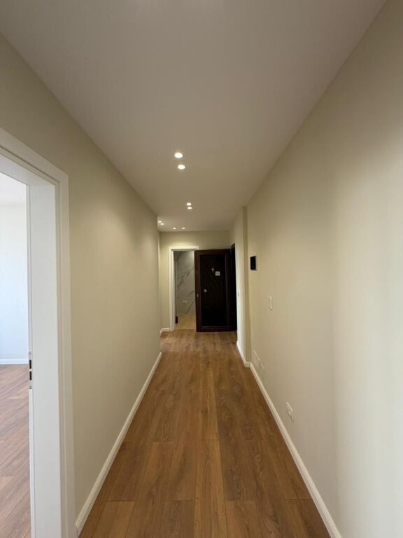 Shitet Apartament 2+1