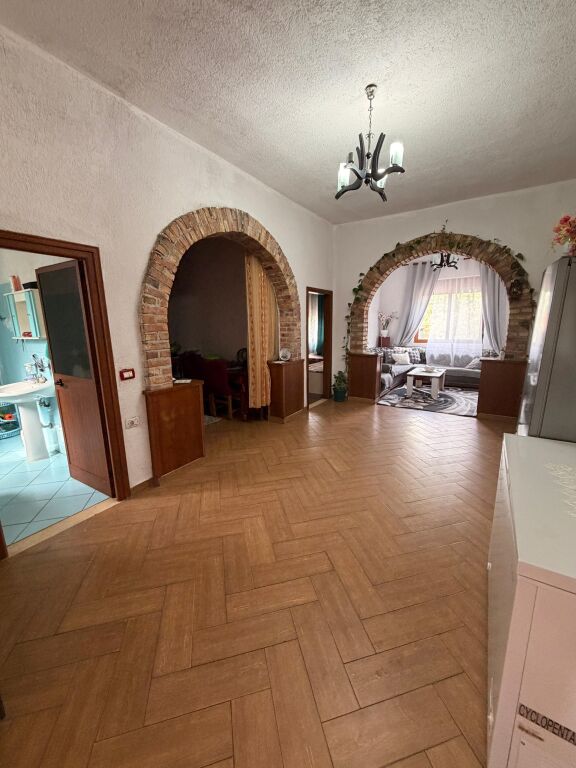 SHITET GODINE 2-KATESHE NE ZONEN E NISHTLLES, DURRES