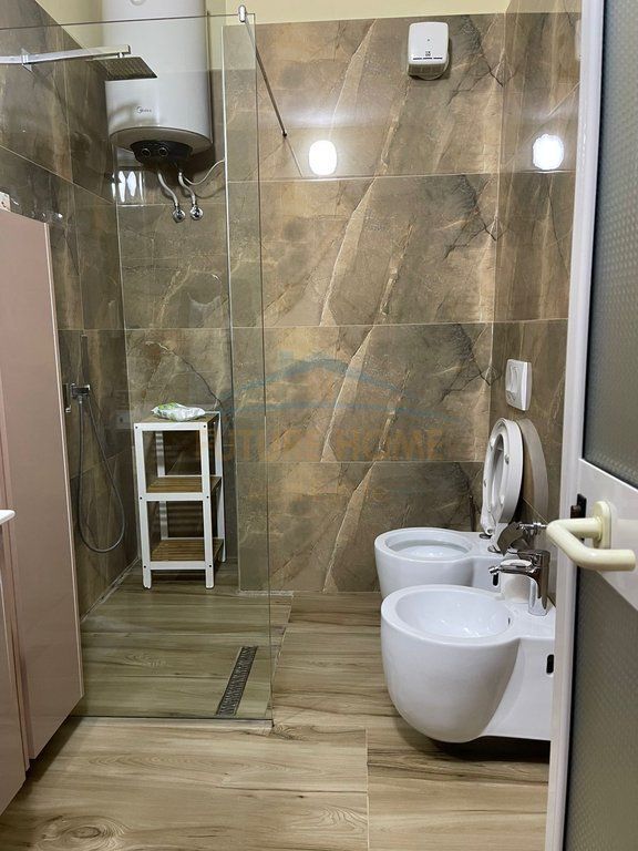 Shitet, Apartament 2 +1+2, Bulevardi Gjergj Fishta, Tirane.