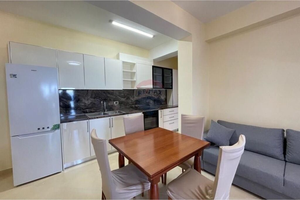 🌊 APARTAMENT 1+1 ME QIRA – UJI I FTOHTË, VLORË