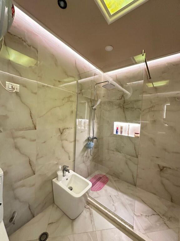 IN VENDITA 3+1+2 ASTIR BAR UNIVERSI 233.450€