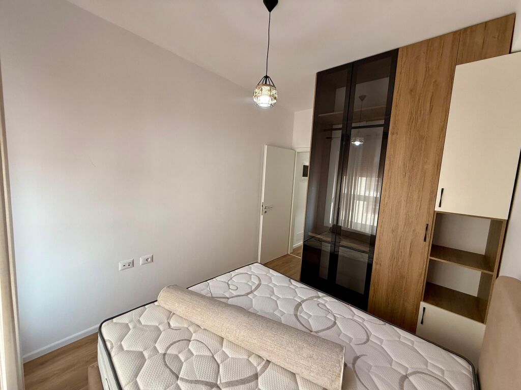 📣 AFFITTO SUPER Appartamento 1+1 📍 Complesso Kadiu, Ali Dem ✨   🏢 Nuova Costruzione  🛋️ Arredato Con Architetto In Modo Contemporaneo  ✅ Mai Abitato Prima   💶 Prezzo 45.000 Leke/Mese