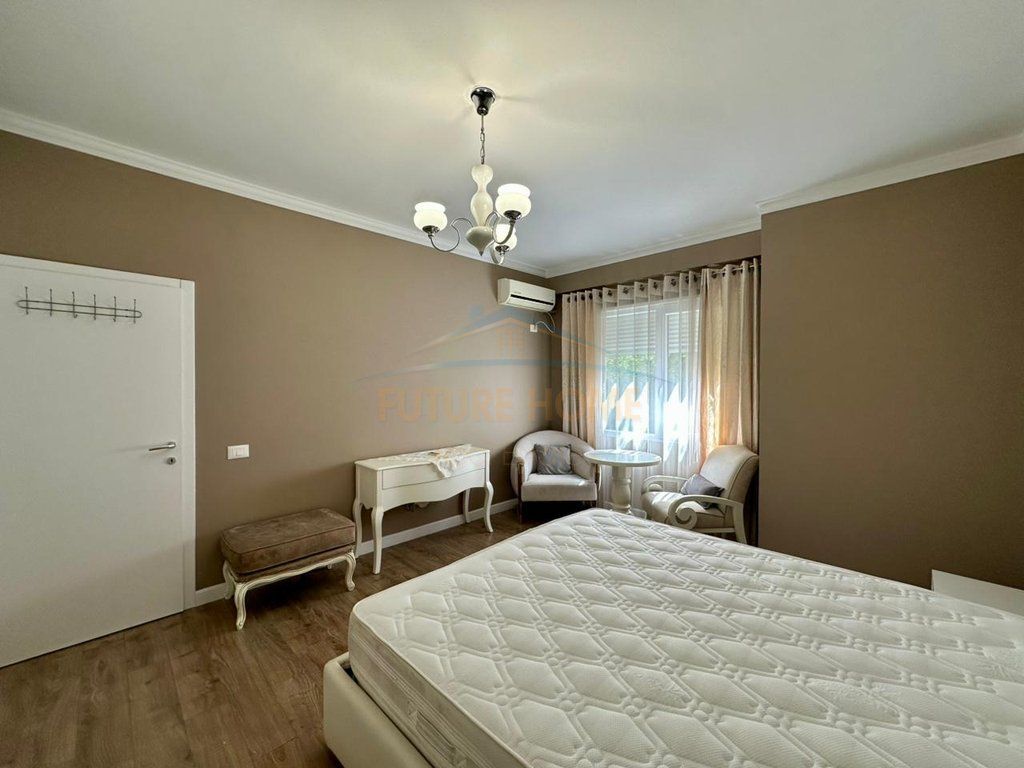 Qera, Apartament 3+1+2, Kopshti Botanik