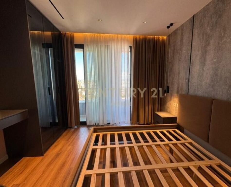 PER SHITJE APARTAMENT 1+1 DHE POST PARKIMI