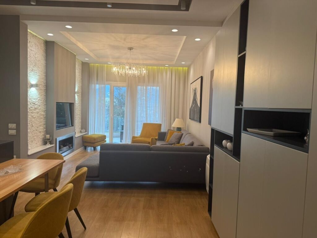 2+1,furnished near the mosque of the botanical garden,850 euros