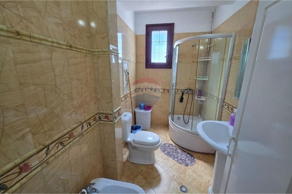 🌊 APARTAMENT 2+1 ME QIRA – LUNGOMARE, VLORË