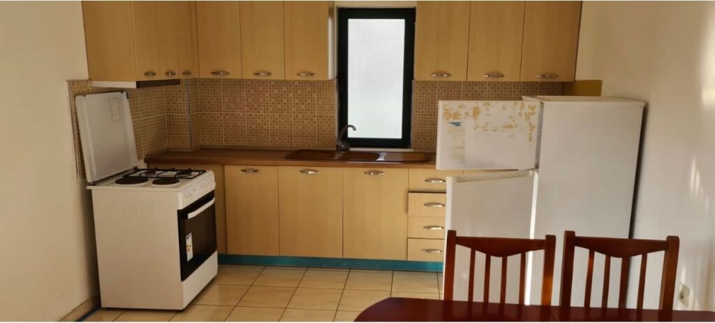 Ingresso 3+1, arredato dietro il bar Rosini Astir, 450 euro