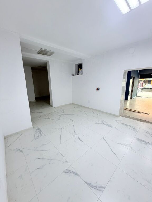 BUSINESS PREMISES FOR RENT NEAR THE MARKET, DURRES