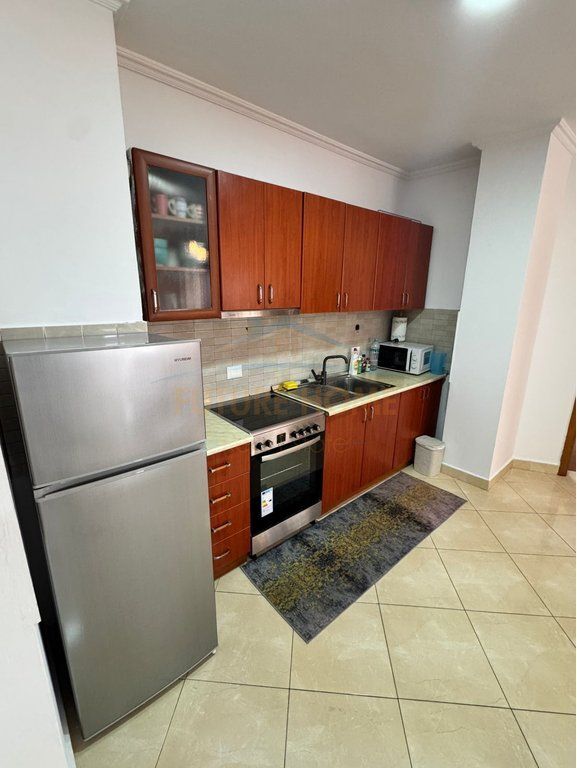 Qira, Apartament 2+1, Rruga e Barrikadave, Tiranë.