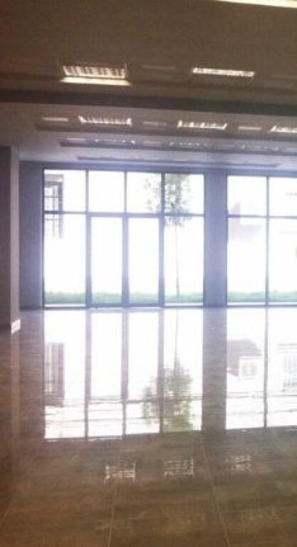 AMBIENT KOMERCIAL (ZYRA) PER QIRA