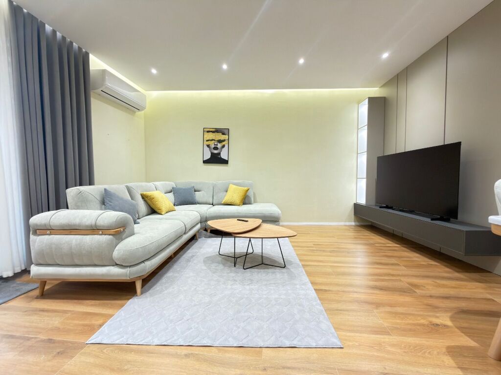 Apartament 1+1 ne shitje.  Galeria Roma Rr.Kavajes! 280.000 €