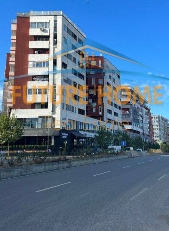 Qira, Ambient, Unaza e Re