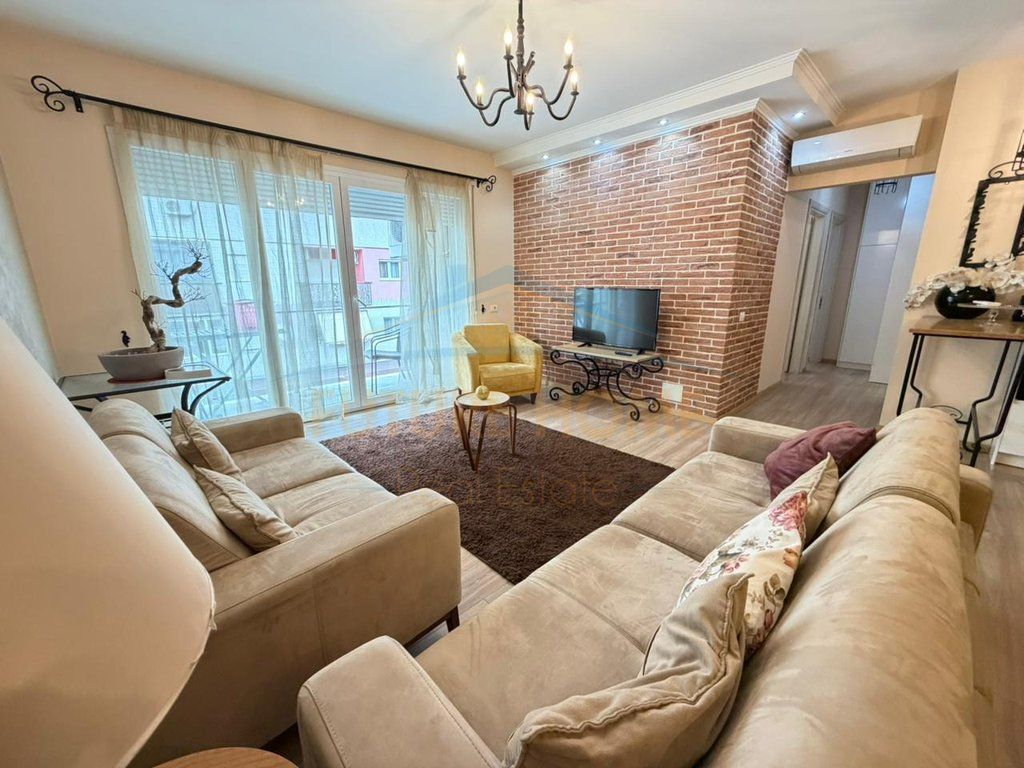 Qera, Apartament 3+1+2, Zogu i Zi, Tirane