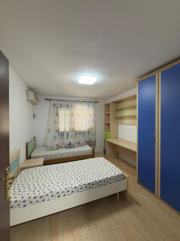 Shiter apartament 2+1 te rruga Elbasanit