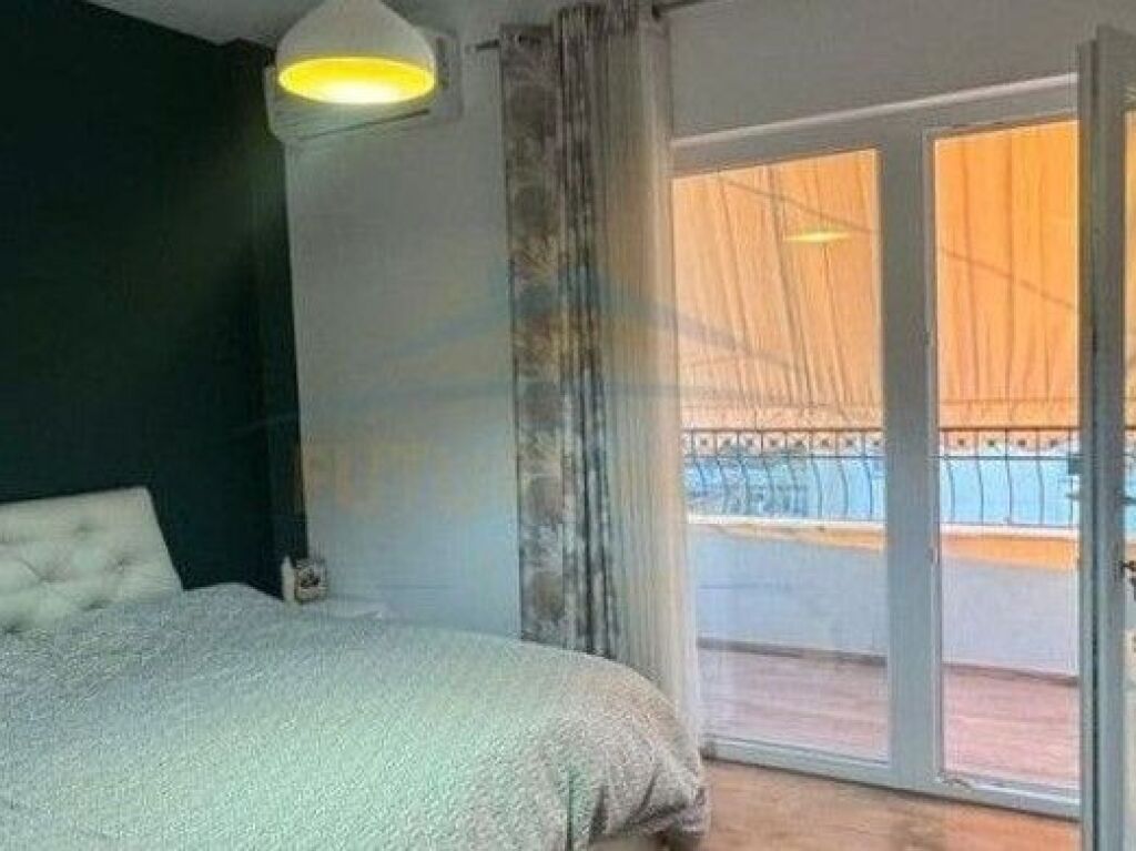 Shiten, 3-Garsoniere, Rruga Mine Peza, Tiranë.