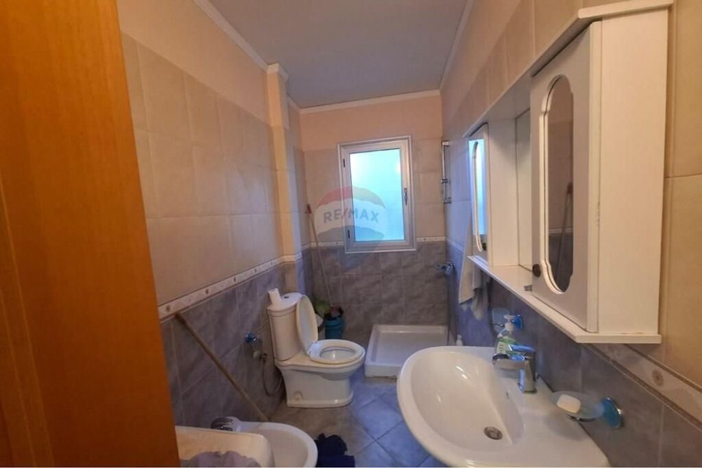 🌊 APARTAMENT 2+1 ME QIRA – LUNGOMARE, VLORË