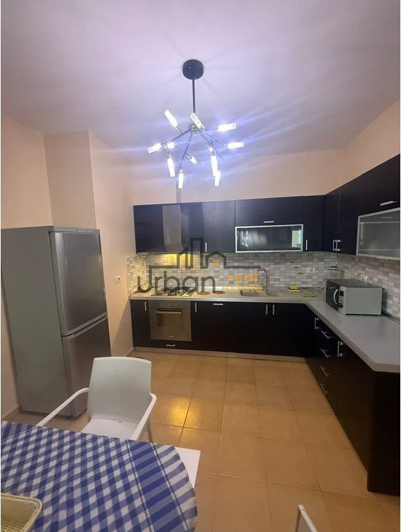 Qera, Apartament 2+1, Rruga Mustafa Matohiti, Tiranë - 880€ | 100 m²